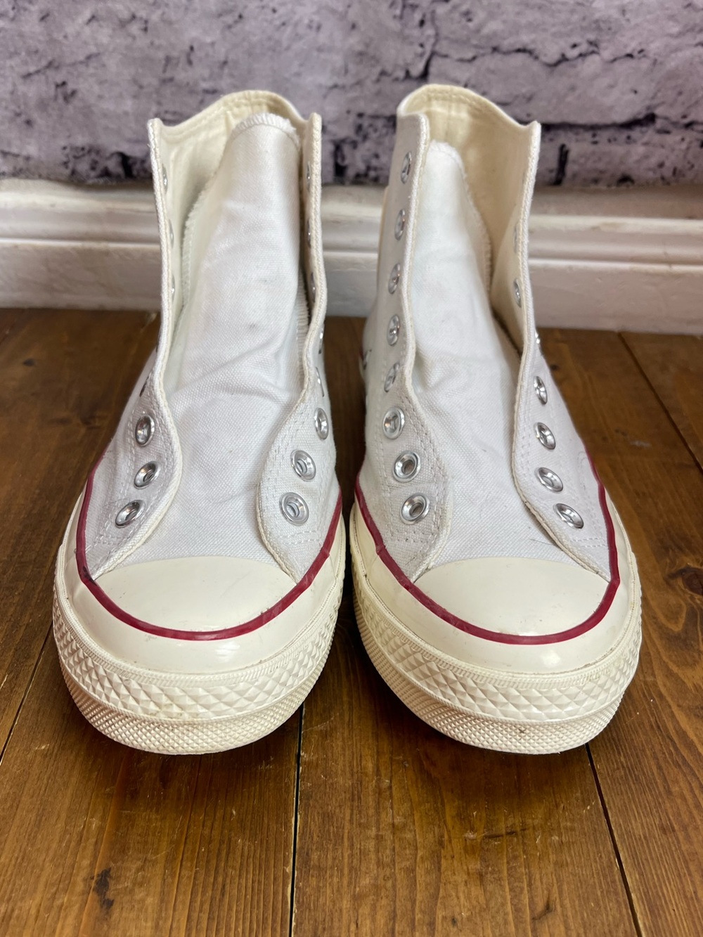 Converse Chuck Taylor’s women’s size 8.5 high top sneakers white - Picture 3 of 10